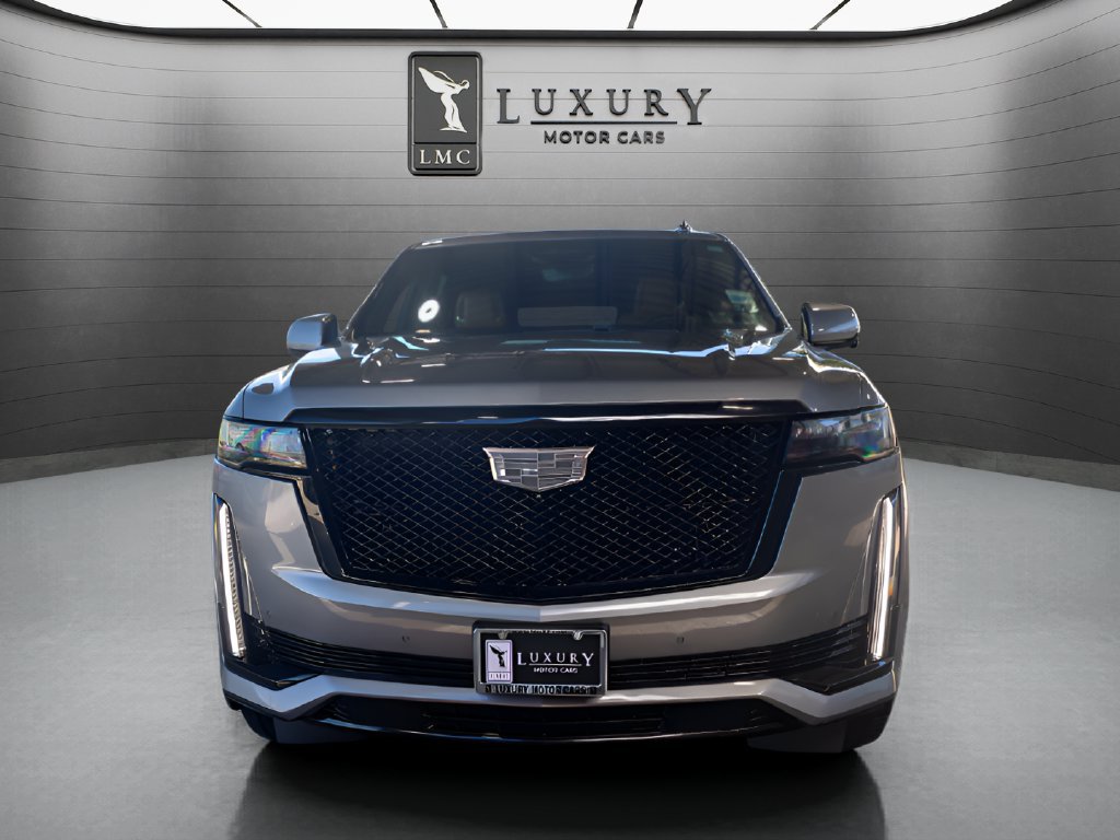 Used 2022 Cadillac Escalade ESV Sport w/ LPO, ONYX Package AWD/4WD image 3