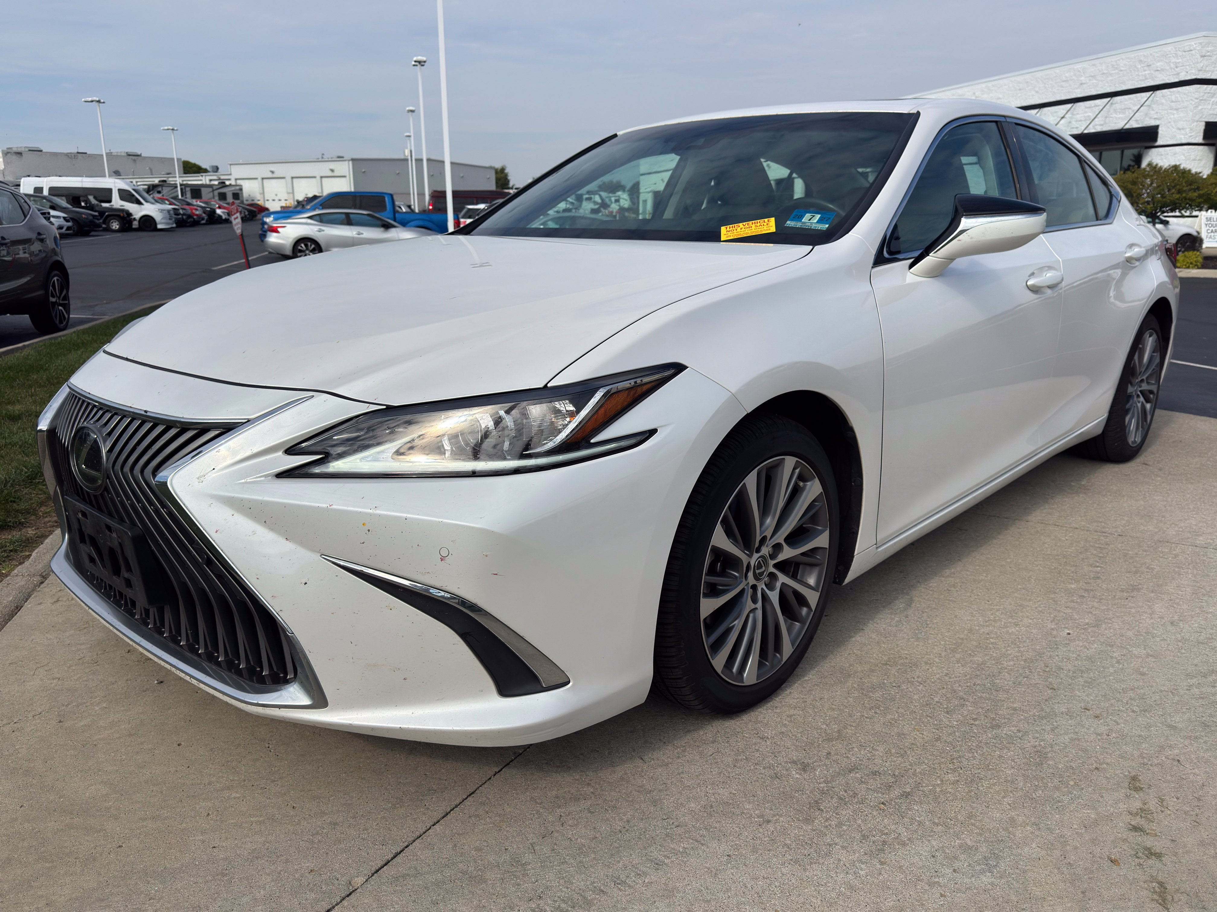 Used 2020 Lexus ES 350 w/ Premium Package FWD image 3