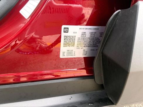 Used 2025 Chevrolet Trax LT w/ LT Convenience Package image 30