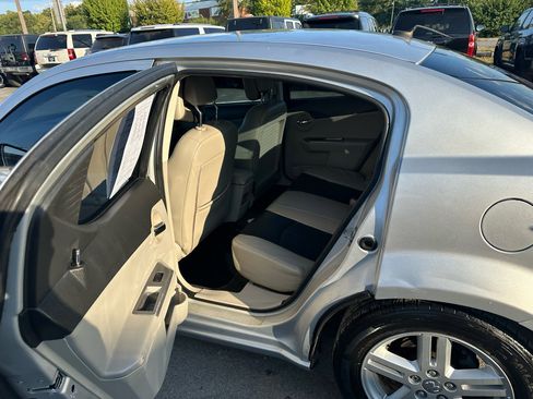 Used 2010 Dodge Avenger R/T image 14