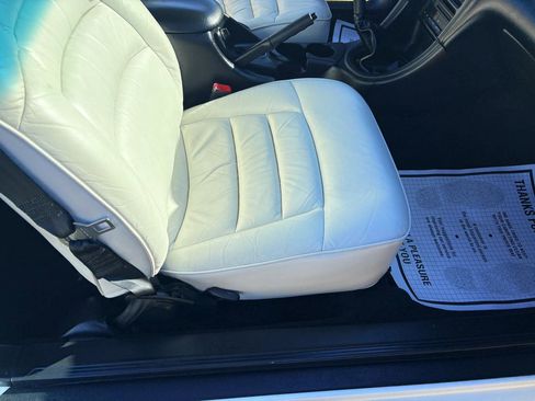 Used 1998 Ford Mustang 2dr Convertible V6 image 34