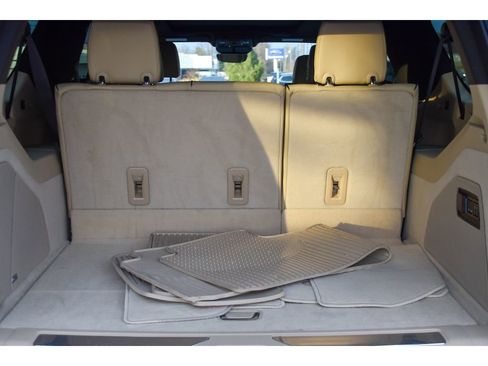 Used 2023 Cadillac Escalade ESV Premium Luxury image 22