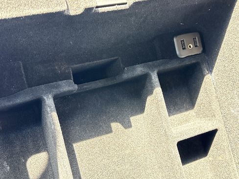 Used 2019 Cadillac Escalade ESV Luxury image 37