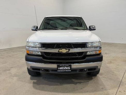 Used 2001 Chevrolet Silverado 2500 LS w/ Off-Road Skid Plate Pkg AWD/4WD image 3