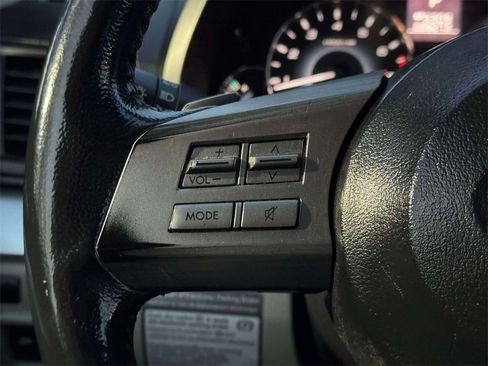 Used 2011 Subaru Outback 2.5i Premium w/ All-Weather Pkg image 21