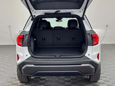 New 2027 GMC Terrain Elevation w/ Elevation Premium Package AWD/4WD image 9