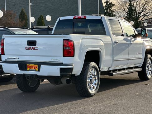 Used 2016 GMC Sierra 2500 Denali w/ Duramax Plus Package image 4