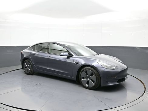 Used 2023 Tesla Model 3 Standard Range RWD image 4