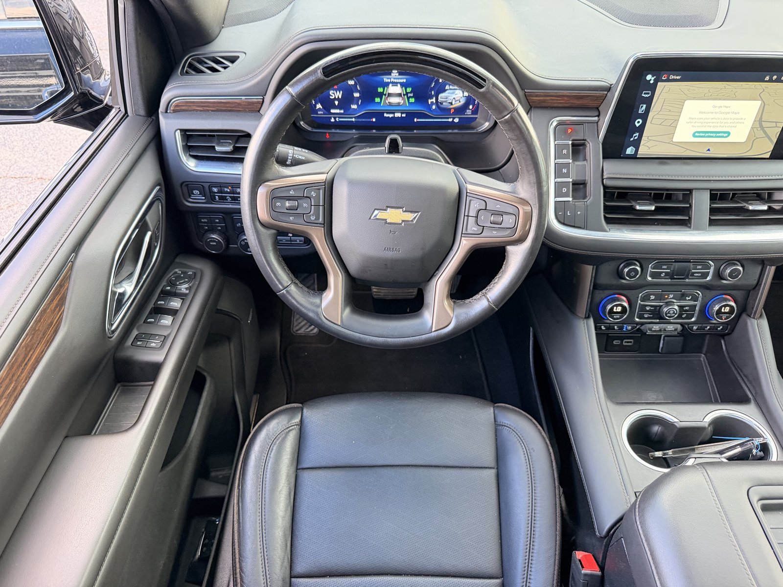 Used 2024 Chevrolet Tahoe High Country w/ Advanced Technology Package AWD/4WD image 32