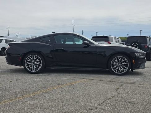 Used 2025 Ford Mustang Premium RWD image 6