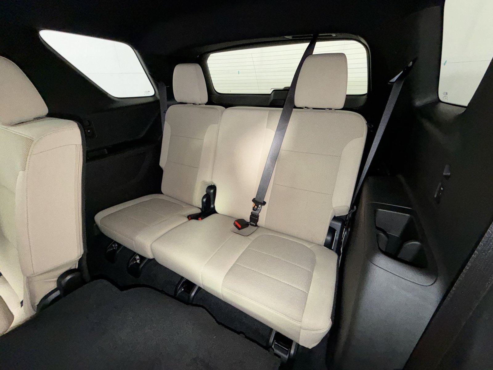 Used 2023 Chevrolet Traverse LS FWD image 18