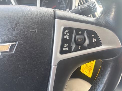 Used 2010 Chevrolet Equinox LT w/ Chrome Appearance Package AWD/4WD image 18