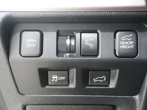 Used 2017 Subaru Forester 2.5i Touring AWD/4WD image 26