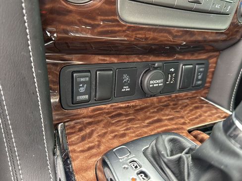 Used 2019 Nissan Armada SL w/ Premium Package image 24