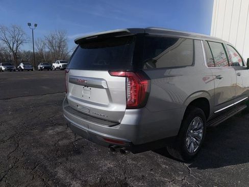 Used 2023 GMC Yukon XL Denali image 12