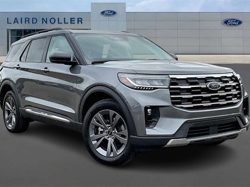 New 2025 Ford Explorer Active w/ Active Comfort Package image 2