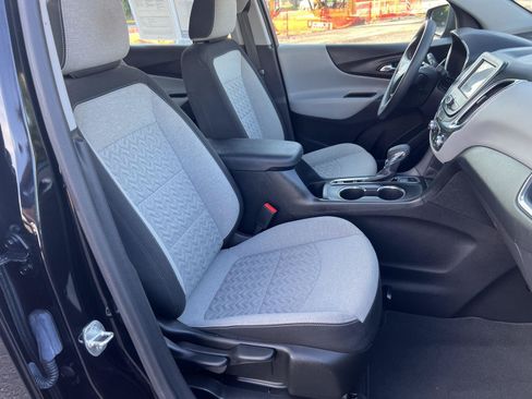 Used 2024 Chevrolet Equinox LS w/ Driver Confidence II Package AWD/4WD image 17