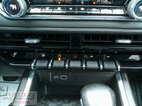 Used 2023 Chevrolet Colorado LT image 17