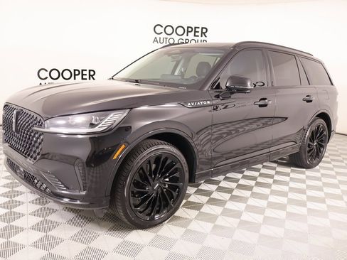 Used 2025 Lincoln Aviator Reserve w/ Equipment Group 201A image 11