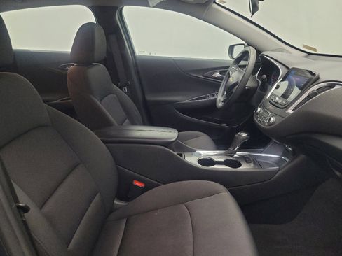 Used 2020 Chevrolet Malibu LT FWD image 21