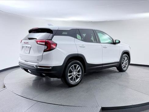 Used 2024 GMC Terrain SLE FWD image 8