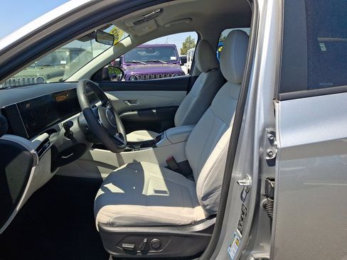 Used 2025 Hyundai Tucson SEL AWD/4WD image 23