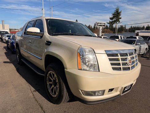 Used 2008 Cadillac Escalade EXT image 2