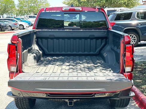 Used 2025 Chevrolet Colorado Trail Boss AWD/4WD image 28