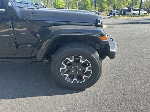 New 2025 Jeep Gladiator Sport w/ Premium Package image 14