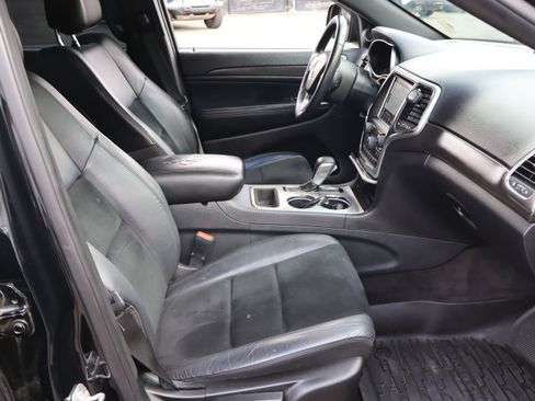 Used 2018 Jeep Grand Cherokee Altitude image 32