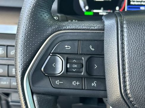 Used 2025 Toyota 4Runner TRD Off-Road Premium AWD/4WD image 30