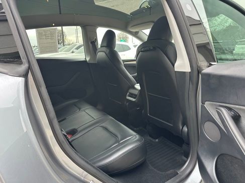 Used 2024 Tesla Model Y Long Range image 27