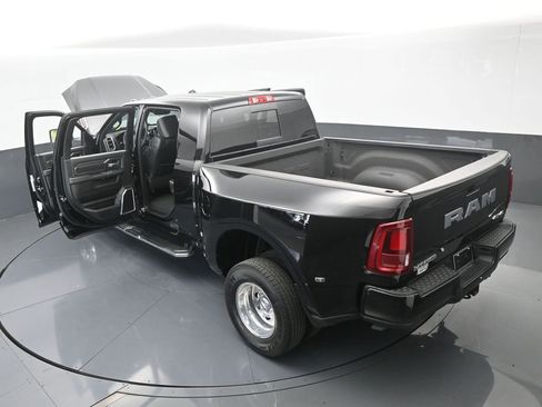 Used 2025 RAM 3500 Laramie image 76