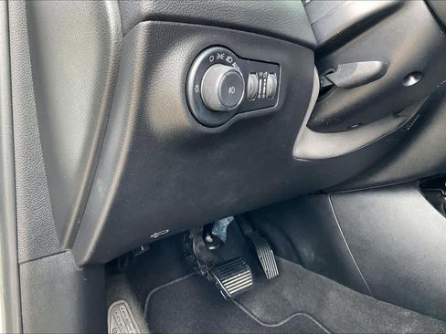 Used 2021 Jeep Compass Latitude w/ Sun and Sound Group image 33