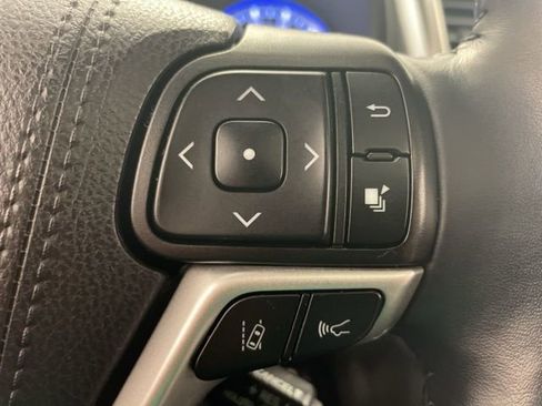 Used 2019 Toyota Highlander XLE image 22