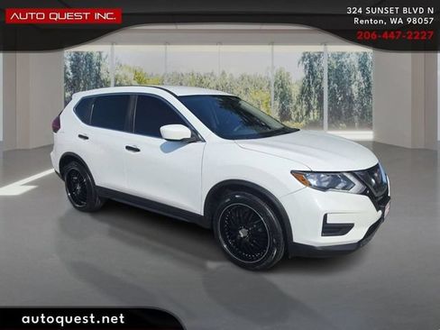 Used 2018 Nissan Rogue S FWD image 3