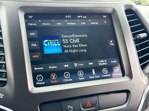 Used 2020 Jeep Cherokee Trailhawk w/ Cold Weather Group AWD/4WD image 10