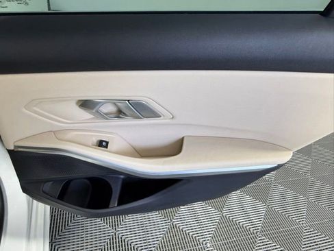 Used 2021 BMW 330i Sedan w/ Parking Assistance Package RWD image 40