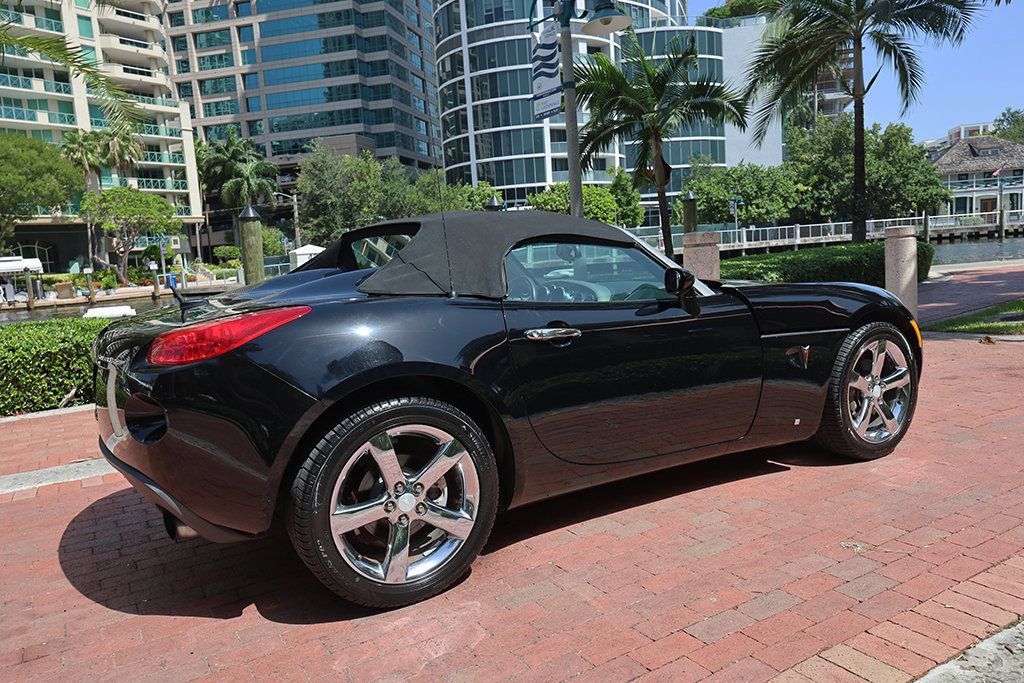 Used 2007 Pontiac Solstice GXP w/ Premium Package RWD image 19
