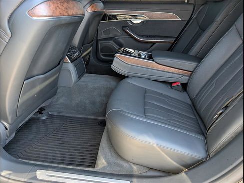 Used 2023 Audi A8 L 3.0T image 12