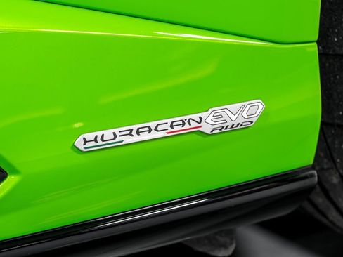 Used 2022 Lamborghini Huracan EVO RWD image 49