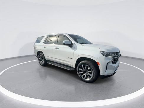 Used 2021 Chevrolet Tahoe LT w/ LT Signature Package image 2