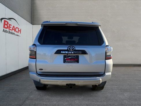 Used 2020 Toyota 4Runner 4WD image 15