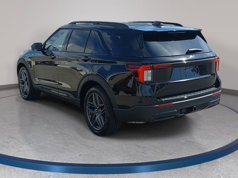 New 2026 Ford Explorer ST-Line w/ ST-Line Street Pack RWD image 7