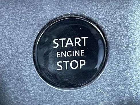 Used 2024 Nissan Rogue SV image 22