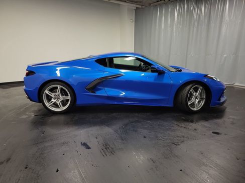 Used 2024 Chevrolet Corvette Stingray Preferred Cpe w/ Stealth Interior Trim Package image 9