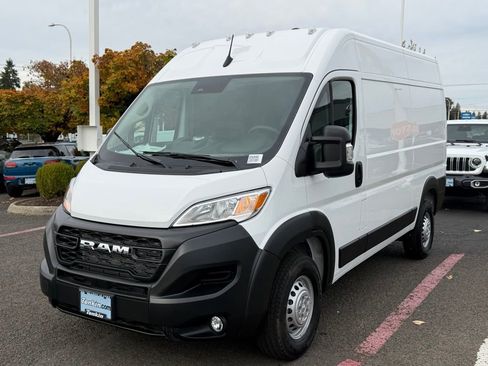 New 2026 RAM ProMaster 2500 w/ Convenience Group FWD image 4