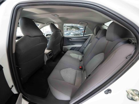 Used 2020 Toyota Camry LE FWD image 23