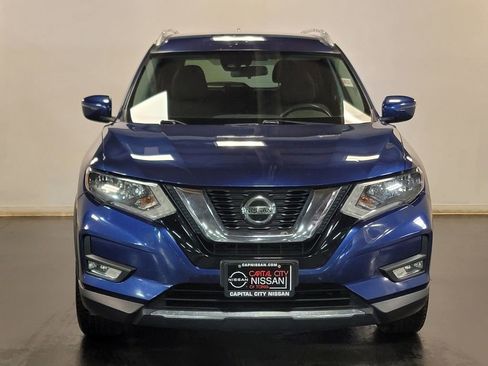 Used 2019 Nissan Rogue SV AWD/4WD image 3