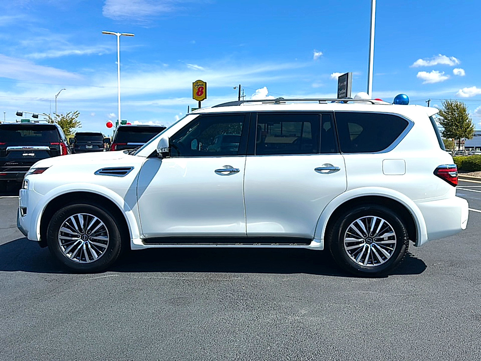Used 2023 Nissan Armada SL w/ Cargo Package RWD image 5
